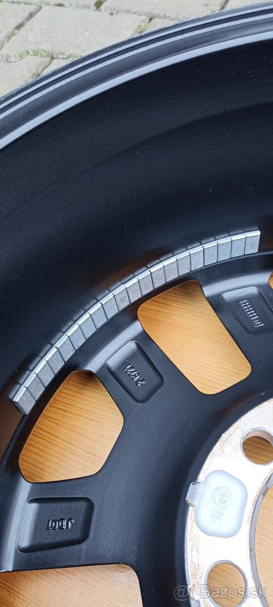 Kolesa Toyota Hilux R18