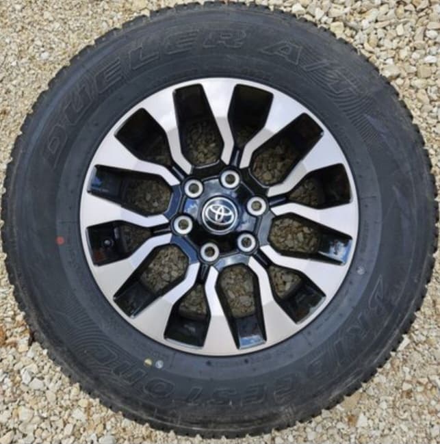 alu  kolesá  TOYOTA HILUX (rezervace)