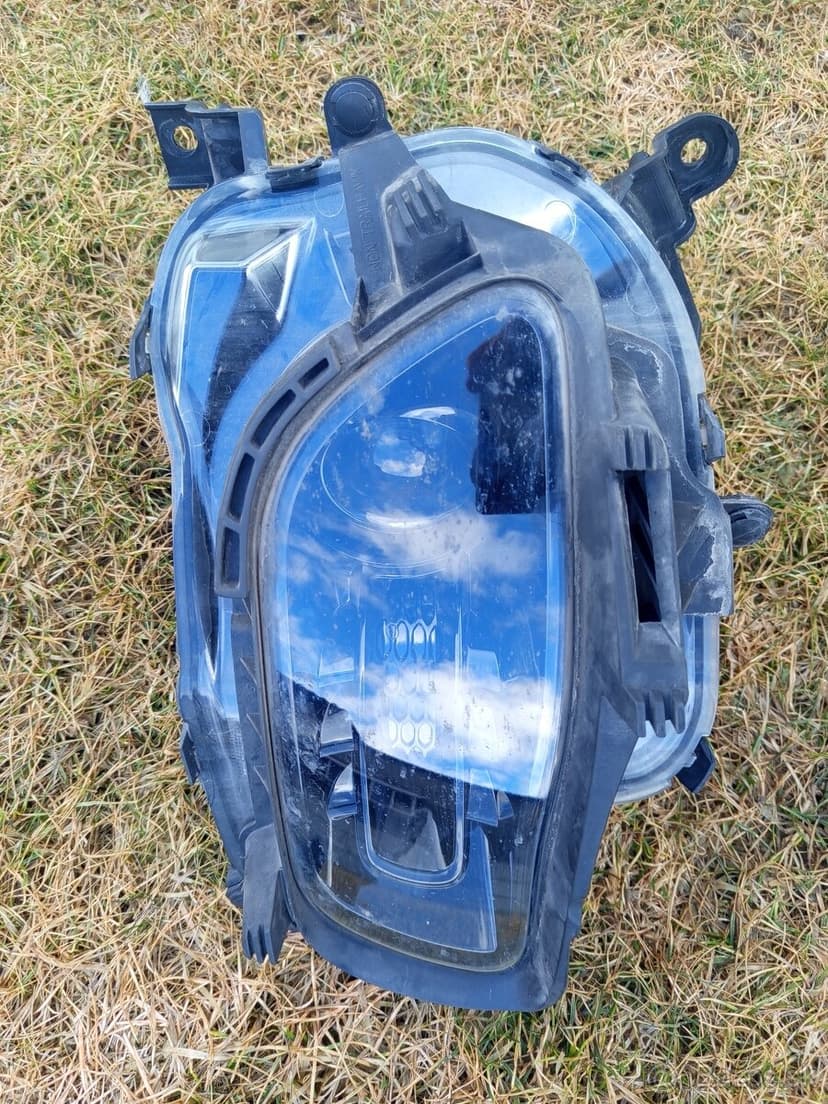 Svetlomet Jeep Cherokee KL