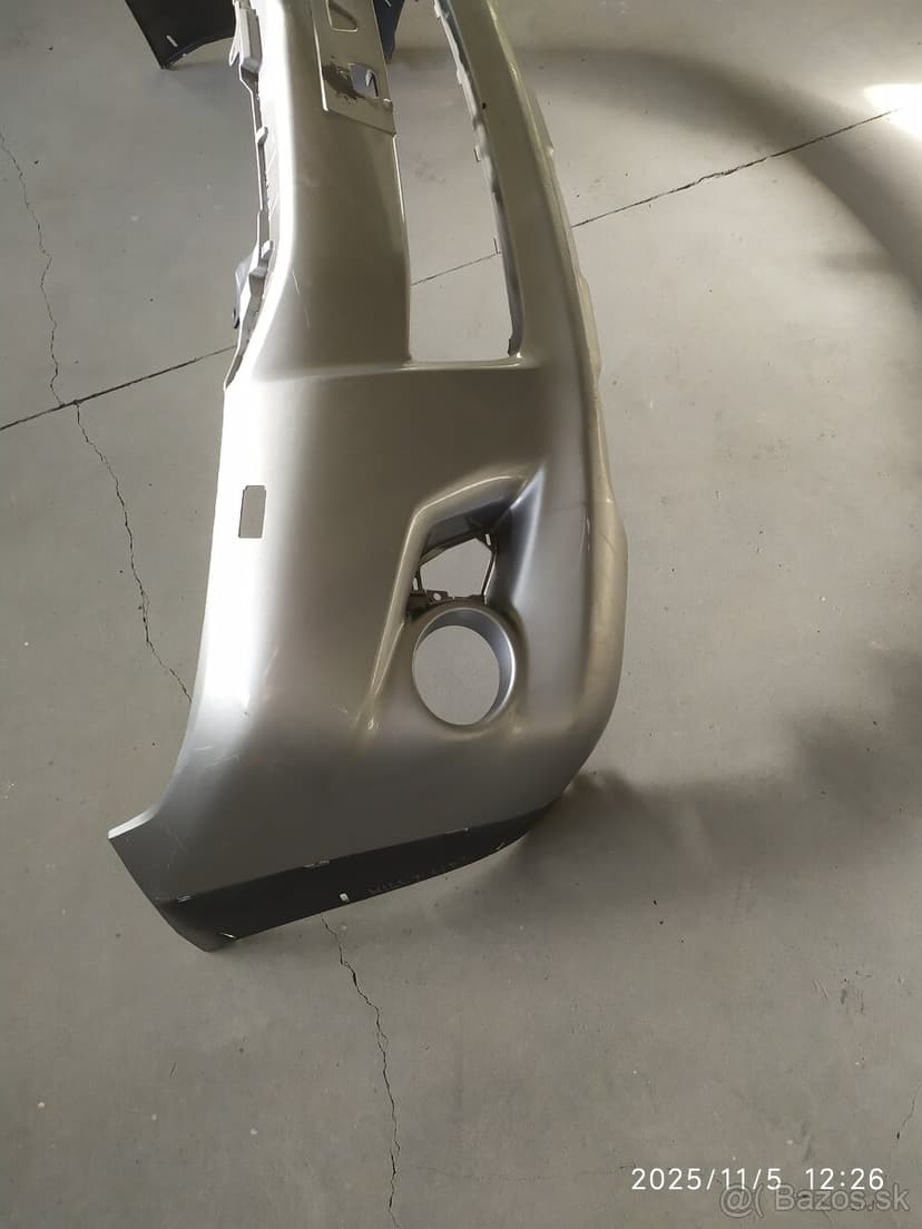 Predný nárazník Toyota Hilux rv 2012-2016