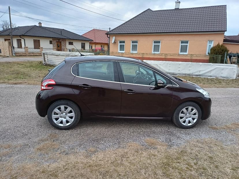 Predám Peugeot 208, 1.6HDI, 68Kw, automatická prevodovka 6kv