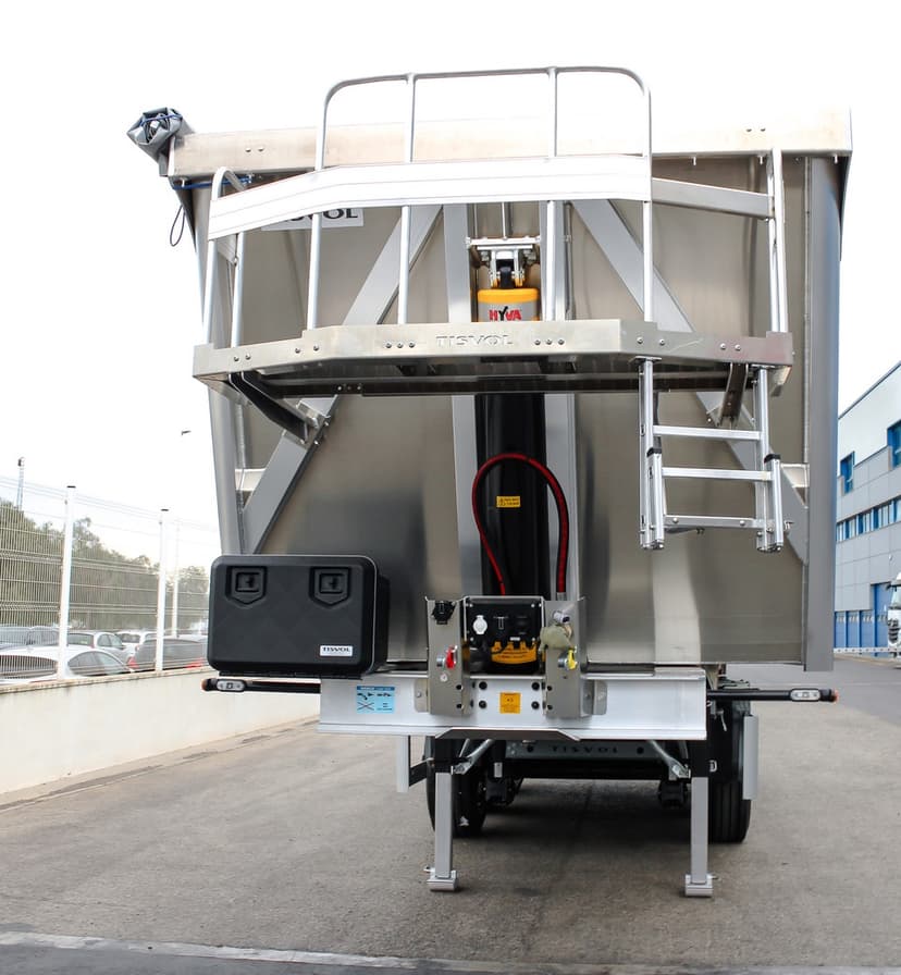 Sklápací náves - Tisvol 43m3 5300kg Ihňed k odberu