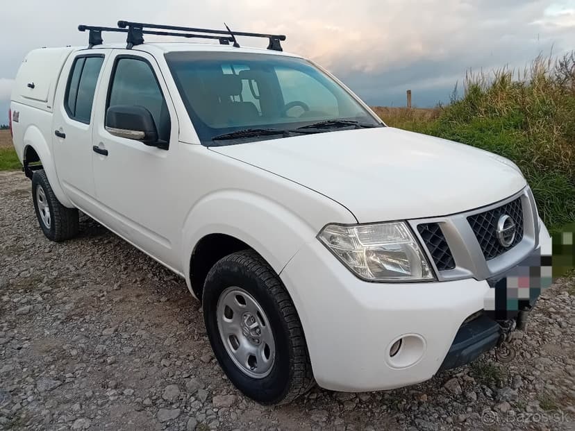 Predám Nissan Navara 4x4 2,5 dci  2013 DPH, 140 kw naj 16