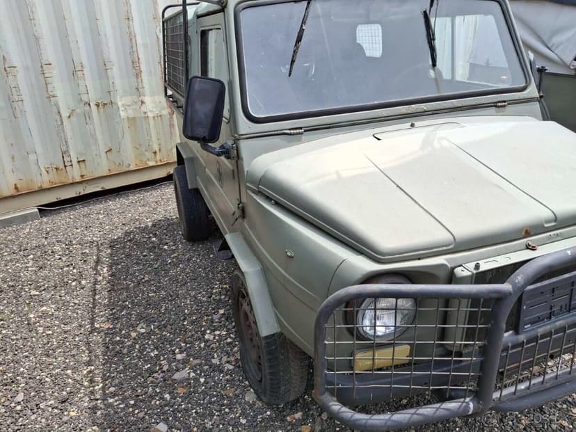 Predám vojenské terénne vozidlá UAZ-469 a LUAZ-969