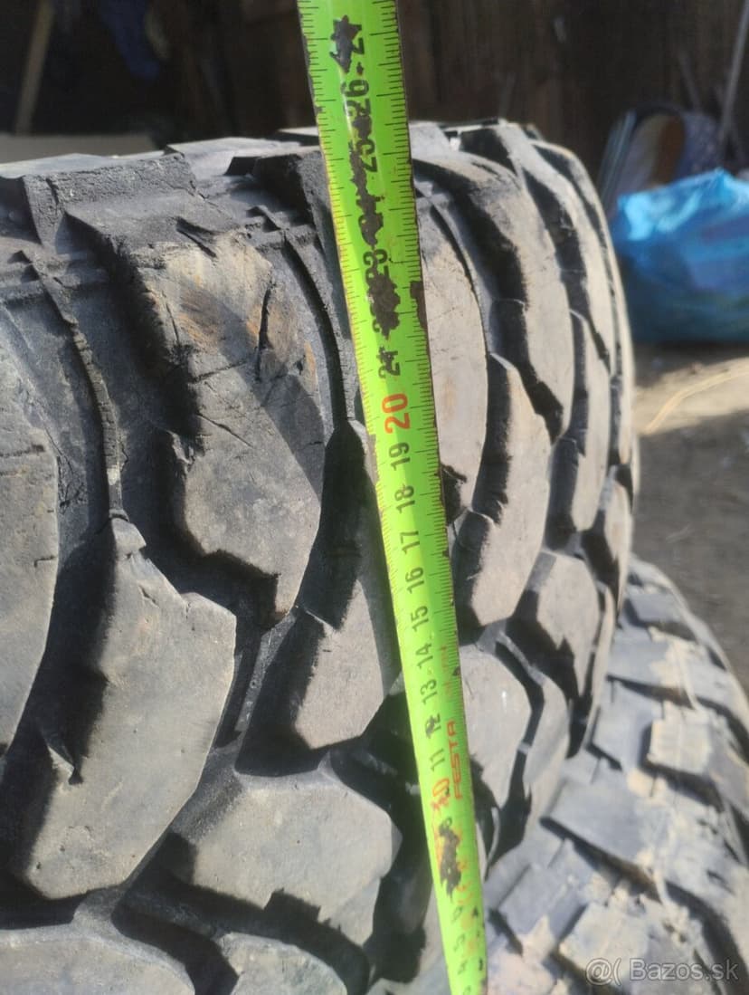 Predám terénne pneu 265/75R16