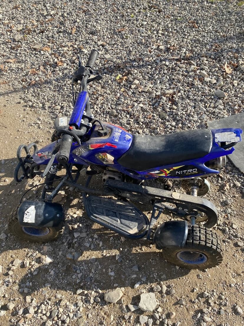 Detská štvorkolka 50cc - nefunkčná na diely