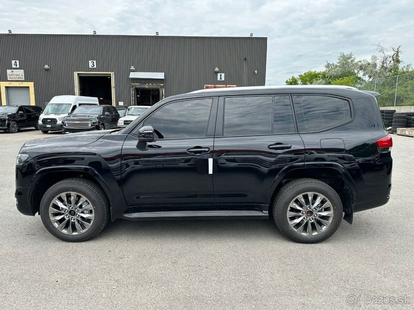 Pancierovane SUV B6 - 2024 TOYOTA LAND CRUISER GXR