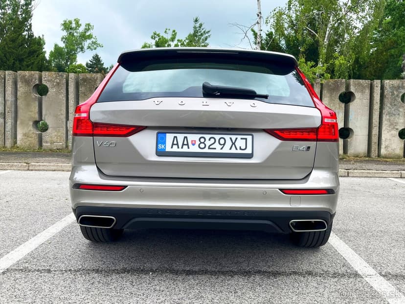 99tis.km Volvo V60 CROSS COUNTRY AWD A/T 2.0l 145KW