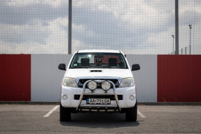 Toyota Hilux DC 2.5 I D-4D Terra