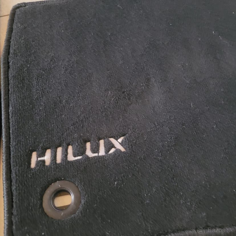 Nové velúrové koberce toyota hilux