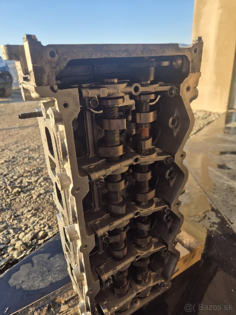 Hlava nissan navara pathfinger