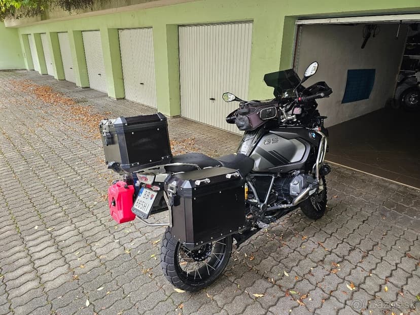 BMW 1250GS ADVENTURE TRIPLE BLACK EDITION