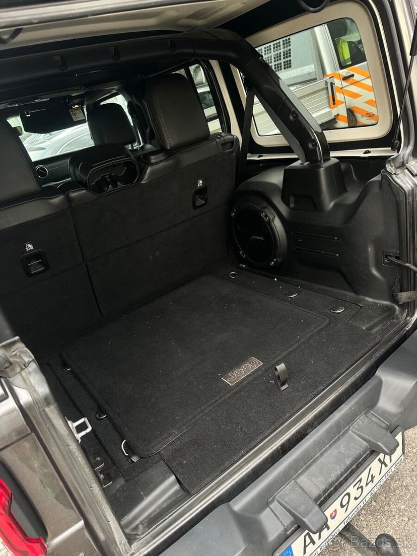 Jeep wrangler sahara