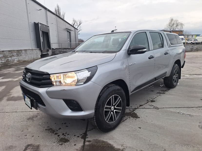 TOYOTA HILUX 2,4 DIESEL 4X4 ŤAŽNÉ  3200KG