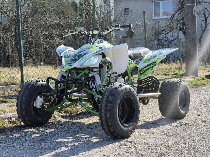 Predám štvorkolku Yamaha YFZ 450, ročník 2008