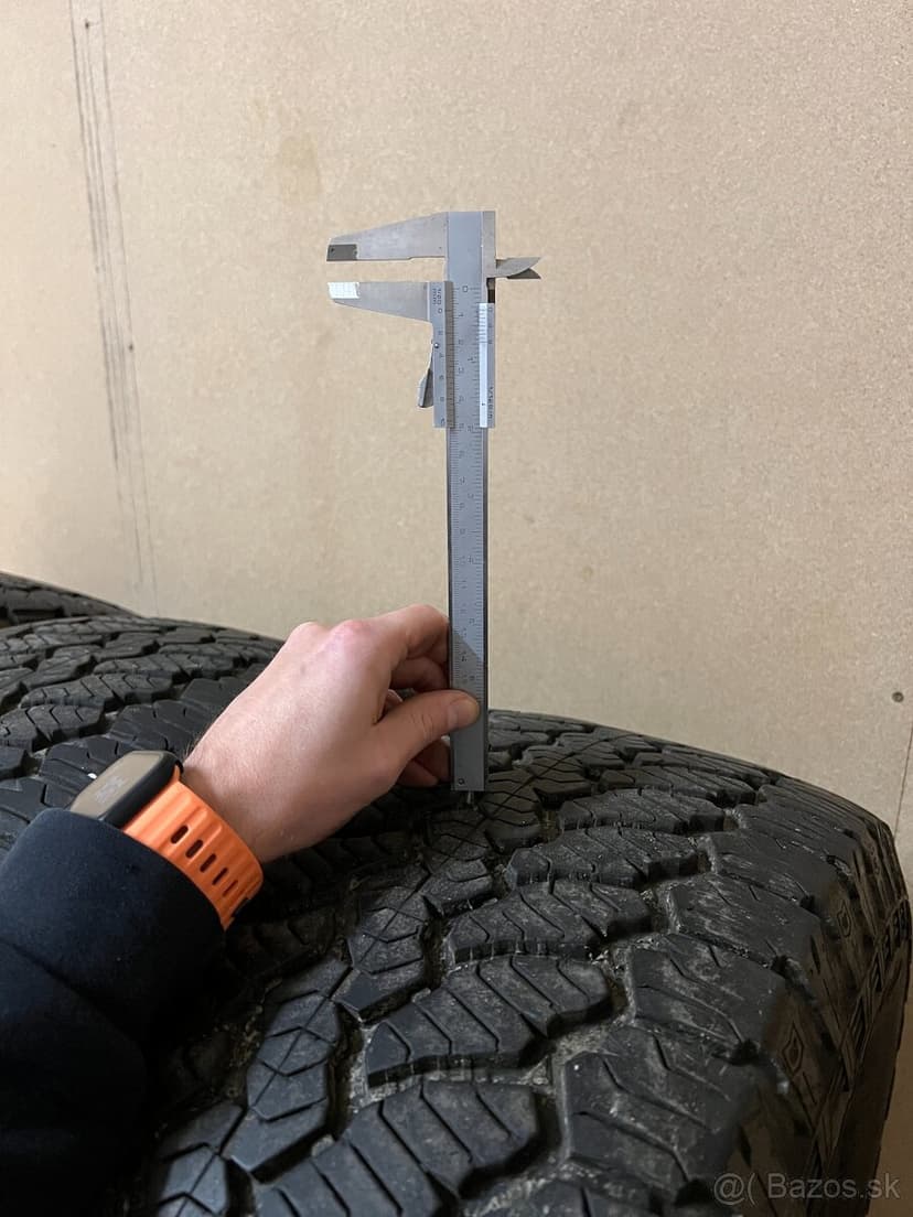 GENERAL GRABBER AT3 285/60 R18