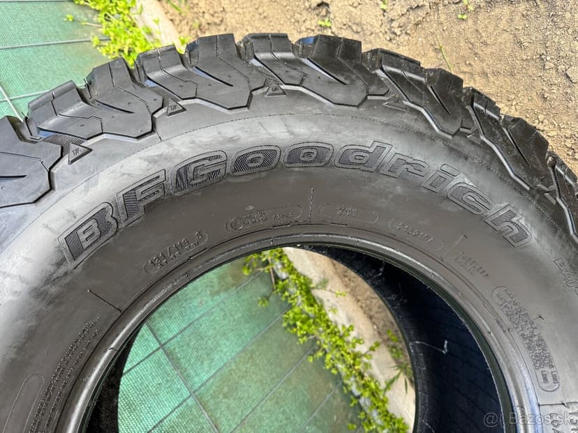 Predám offroad pneu 315/70 r17 315/70/17 4x4 R17 SUV M+S Pre