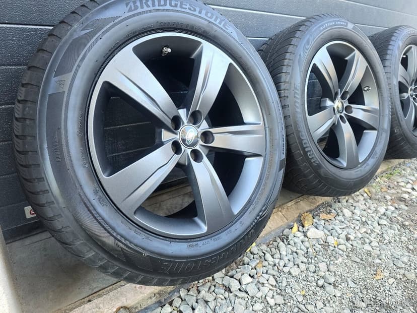 Zimná Sada Range Rover Velar+Bridgestone 255/55 R19