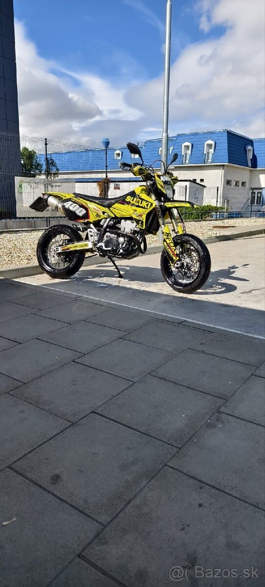 Suzuki DRZ400SM
