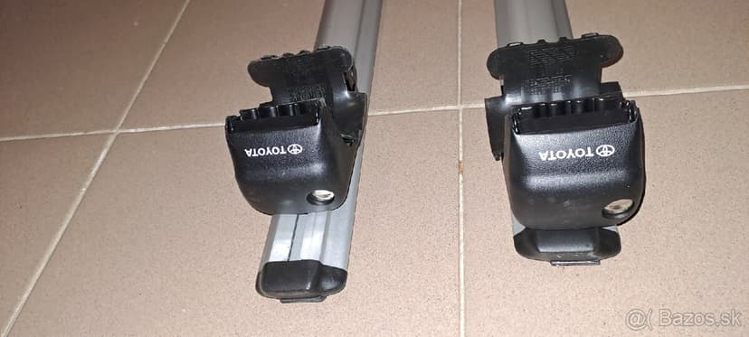 Originálne priečne nosiče na toyotu