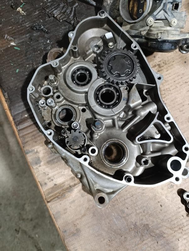 Predám náhradné diely