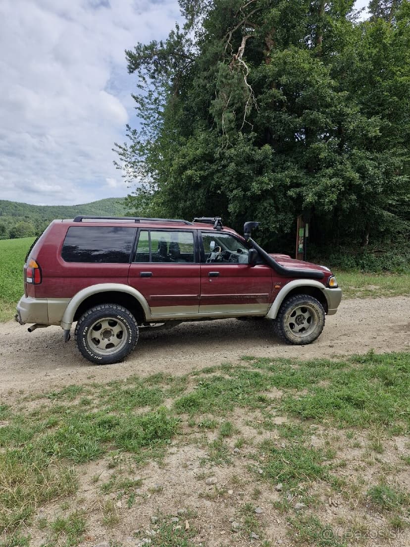 Mitsubishi pajero sport