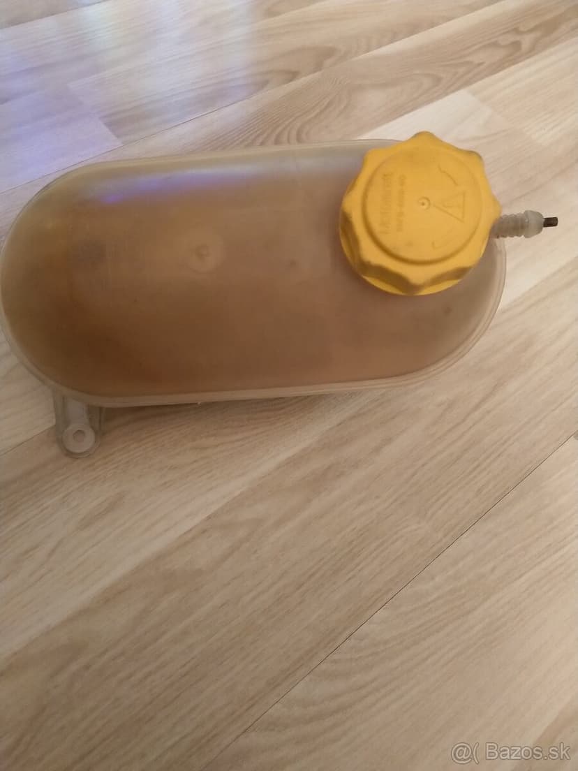 Vyrovnávacia nádržka Ford Sierra