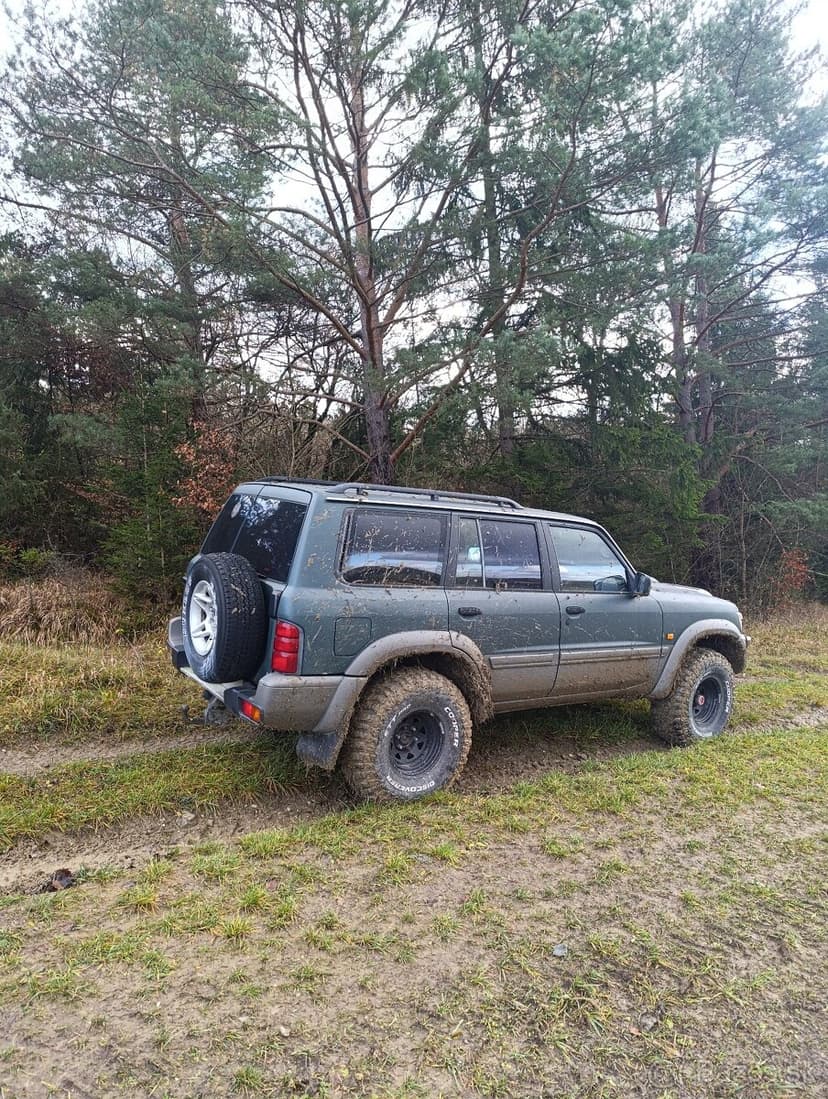 Predám Nissan patrol y61