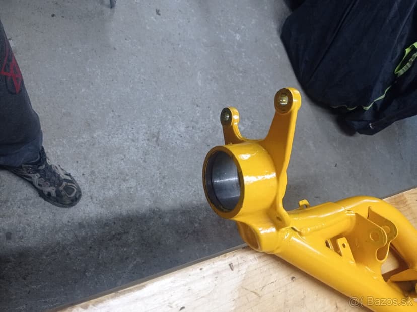 Can am renegade Outlander - rameno/vyfuk