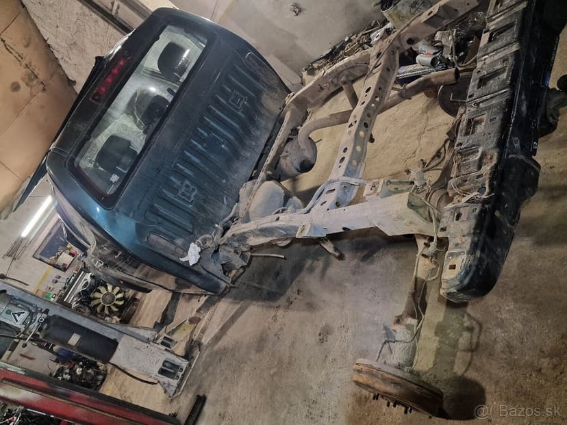 Rozpredam Isuzu D-max 2.5 120kw biturbo 2012