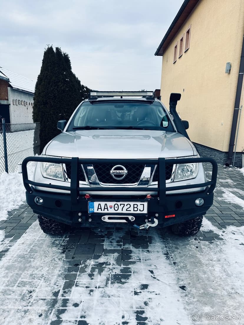 NISSAN NAVARA DOUBLE CAB 4WD – POĽOVNÍCKA / OFFROAD ŠPECIÁL
