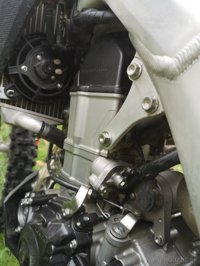 Honda CRF 450R, r.v. 2018 se startérem a ventilátory.