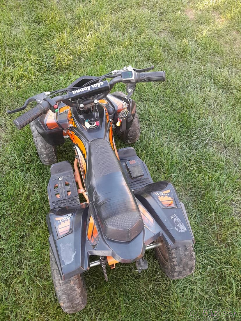 Predám detskú štvorkolku+prilba