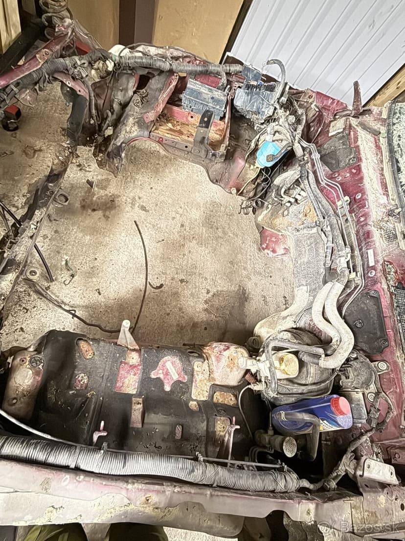 Rozpredam Nissan patrol y61 3dv. 3.0 116kw