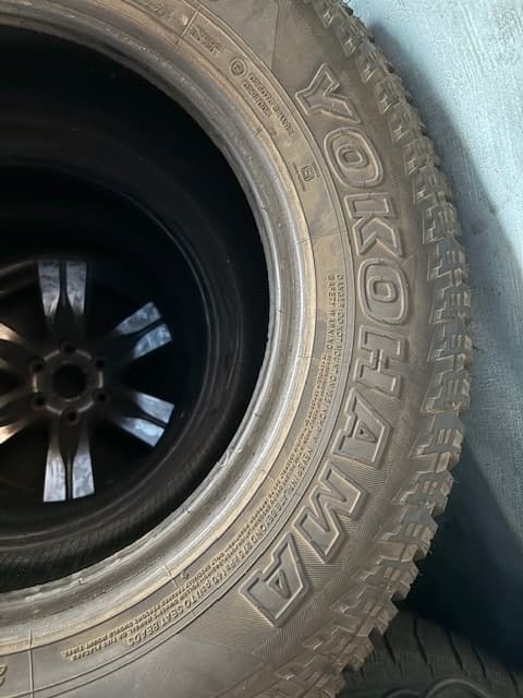 Predám Yokohama GEOLANDER A/T 245/70R16