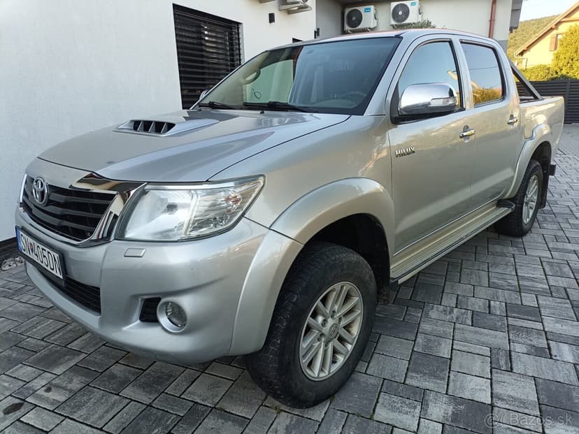 TOYOTA HILUX 2.5 D-4D - NA PREDAJ / NA SPLATKY