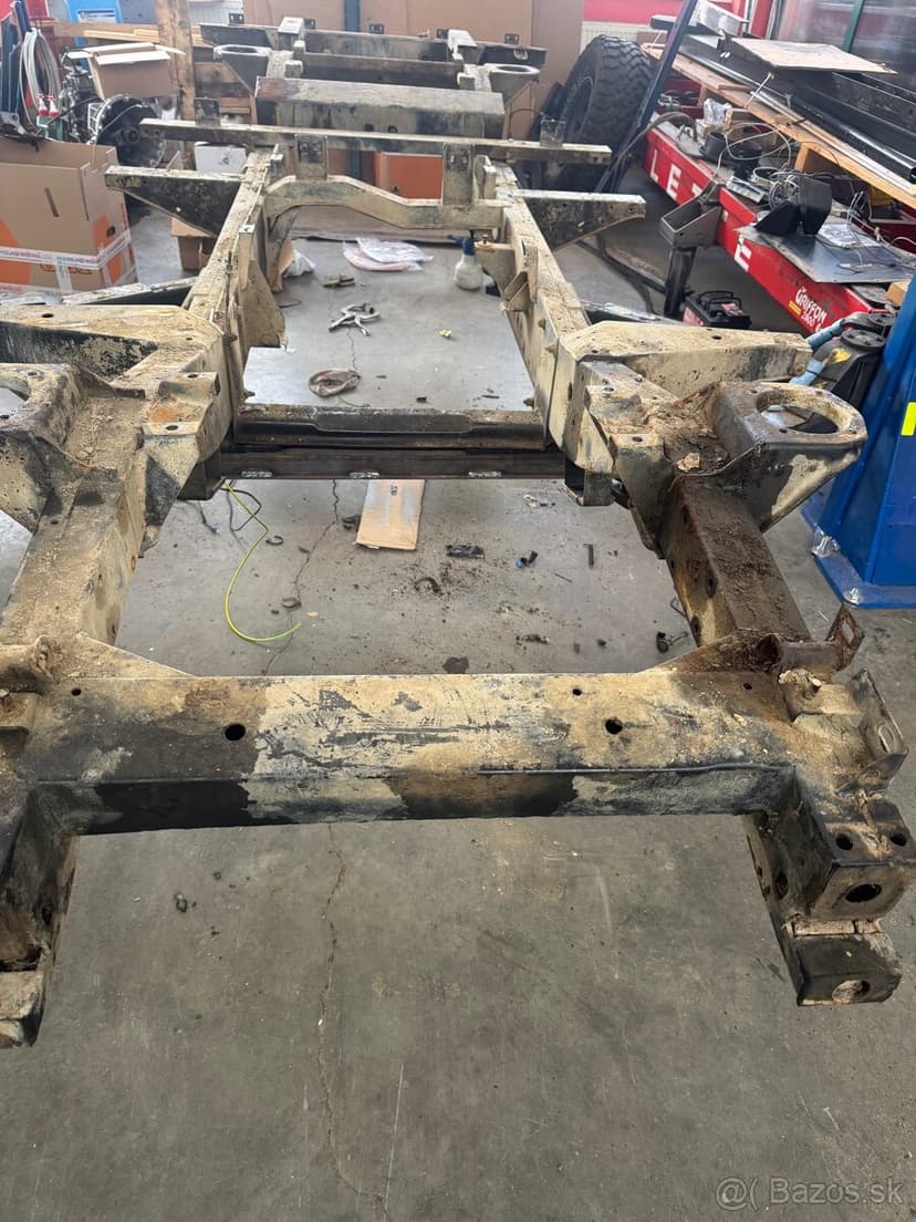 Šasy Land Rover Defender 110 Td5