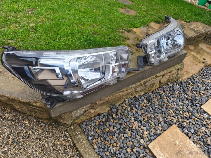 Predné svetlá na Toyota Hilux 2015-2020