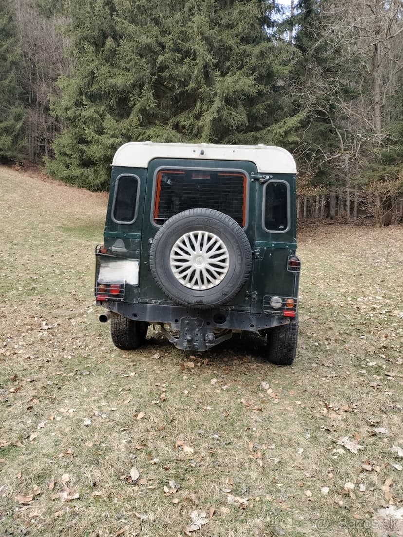 Land Rover Defender