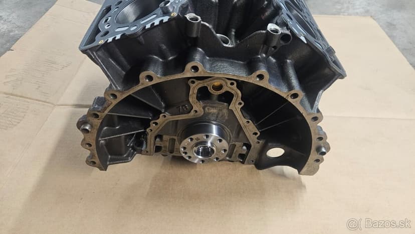 LR038168 – blok motora GEN1 pre motor 3.0 TDV6 / SDV6 (306DT