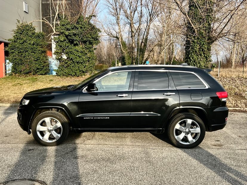Jeep Grand Cherokee 3.0L V6 TD Overland A/T / SK / DPH