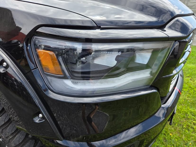 DODGE RAM 1500 5.7 HEMI 401PS 4X4 LARAMIE OFF-ROAD