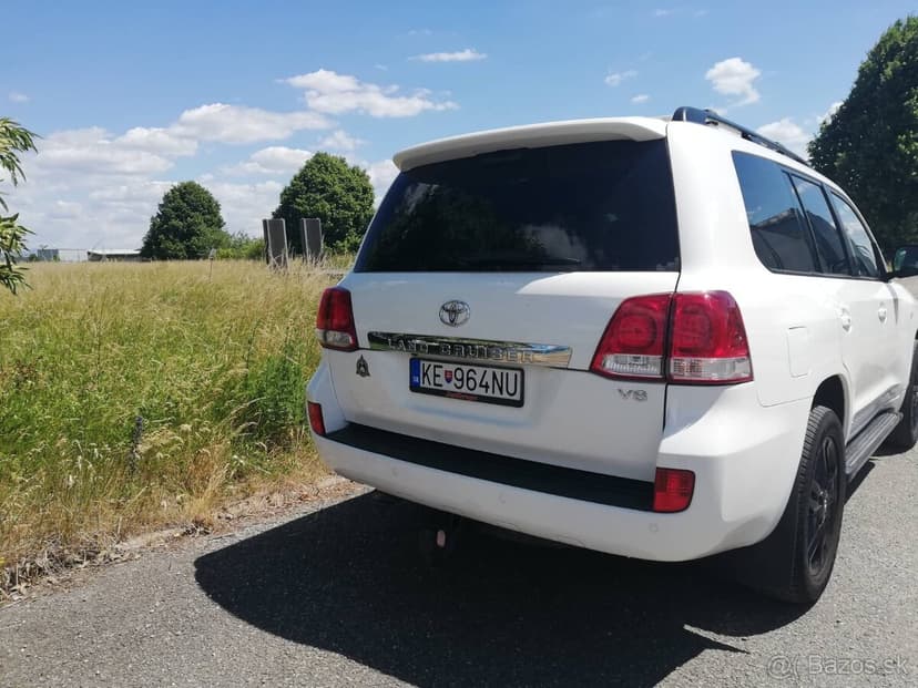 Toyota  LAND CRUISER 200