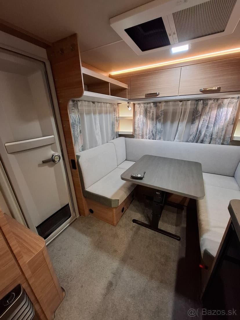 Mobilná kancelária Weinsberg cara one 450fu