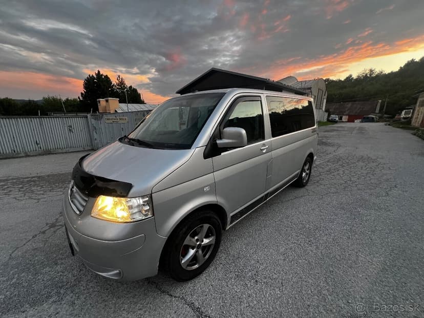 Predam volkswagen multivan T5 2.5 tdi