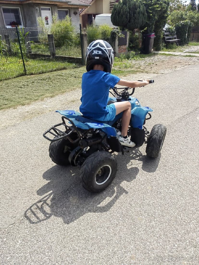 Detská benzinová štvorkolka