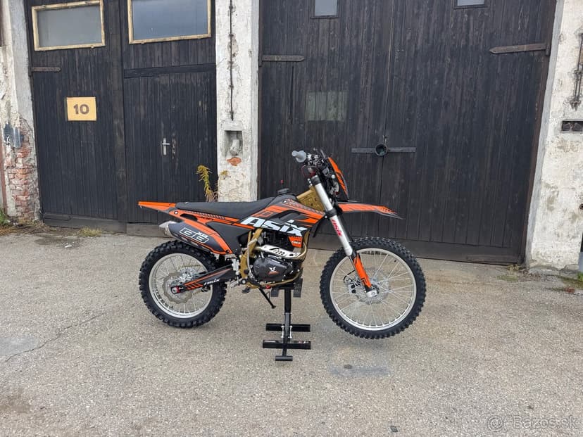 Enduro Asix XB88 250cm3 0 kilometrov