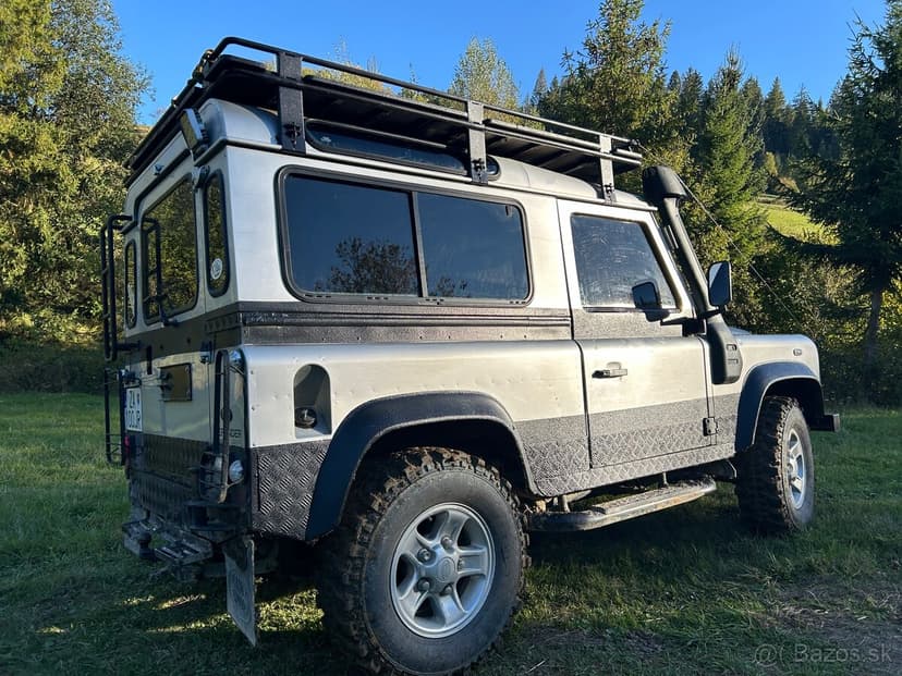 Land Rover Defender 90