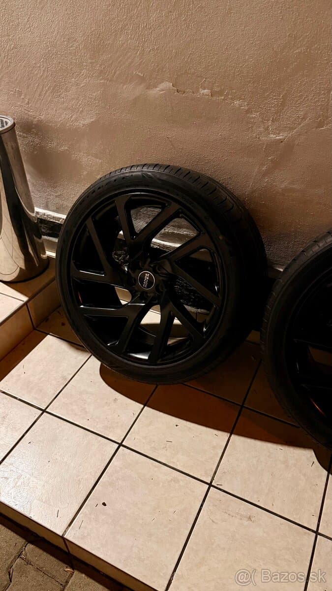 Originál Range Rover 5x108 R20 Alu disky s gum. 245/45