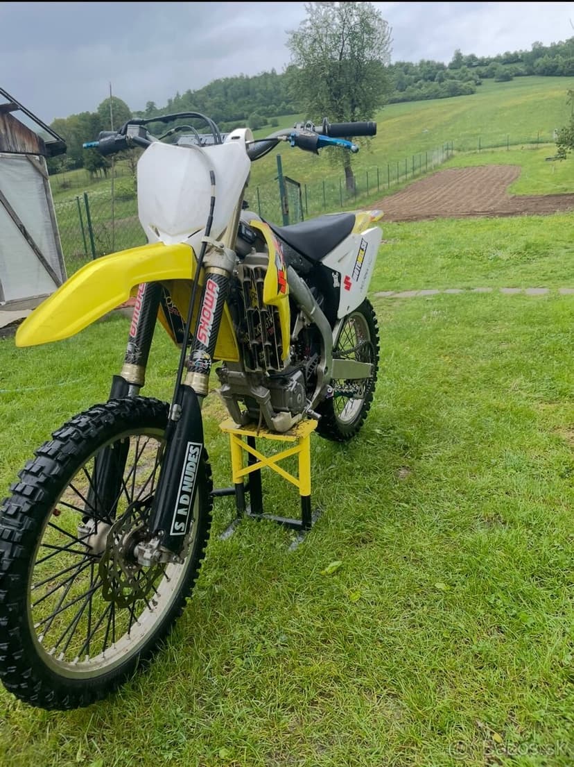Suzuki Rmz450